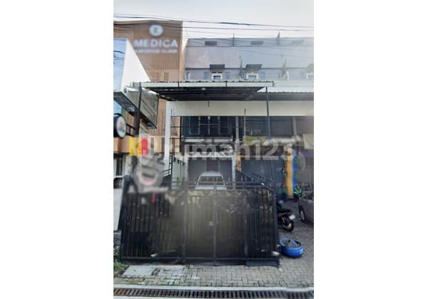Shop house in Lampersari, Semarang