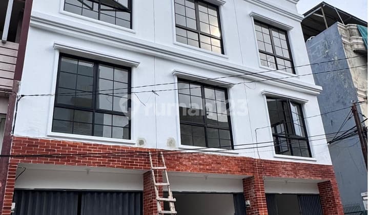 For Rent 4 Units of Ruko in Kemayoran - Strategic Location