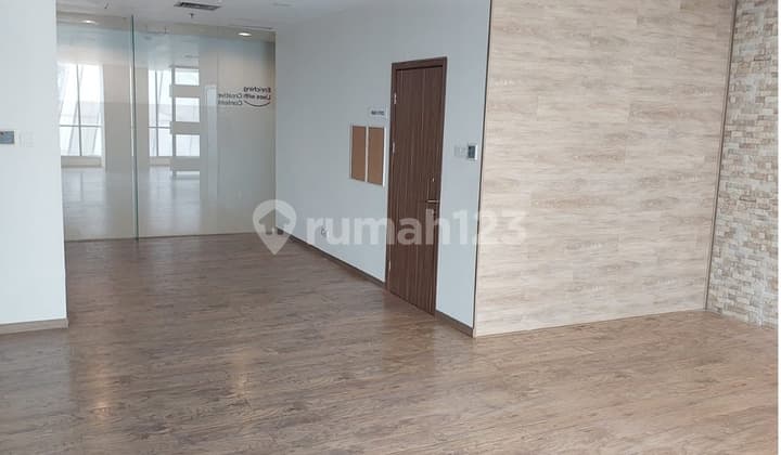 For Rent Semi-Furnished Office Space in Apl Tower Central Park