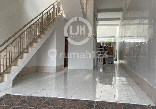 Ruko Siap Pakai di Jalan Mt Haryono