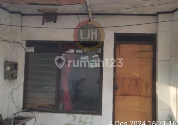 Old house in the Bangunharjo area Old house in the Bangunharjo area