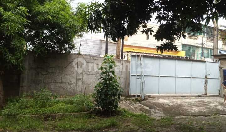 Strategic Warehouse Just a Step From the Toll, 876 M² in Cengkareng