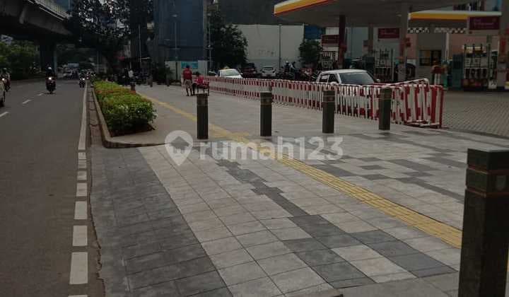 Tanah di Jalan Dr Satrio, Jakarta Selatan Dijual segera.