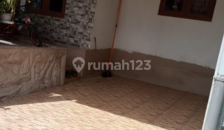 Rumah Nyaman Strategis Depan Taman di Cluster Legok Permai