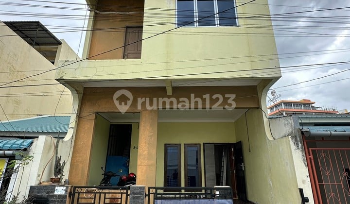 Dijual Cepat Rumah 2.5 Lantai di Lucky Estate Nagoya