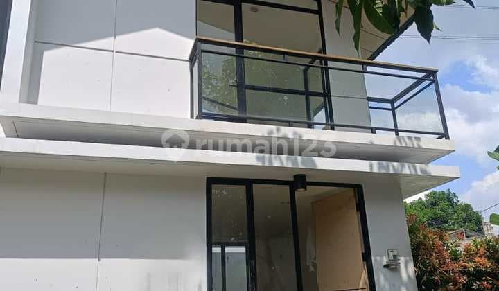 For Rent 2-Story Cendana Clov'r House Lippo Karawaci Tangerang Nice Semi Furnished Ready to Live In FHer