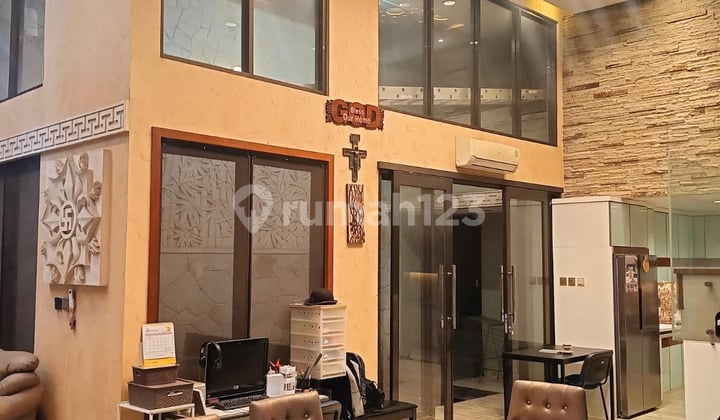 Dijual Rumah Design Mandiri 4 Lantai Hoek Bagus Victoria River Park Kawasan Hijua Elite Golf BSD Dekat Alam Sutera dan Raya Serpong Yoy