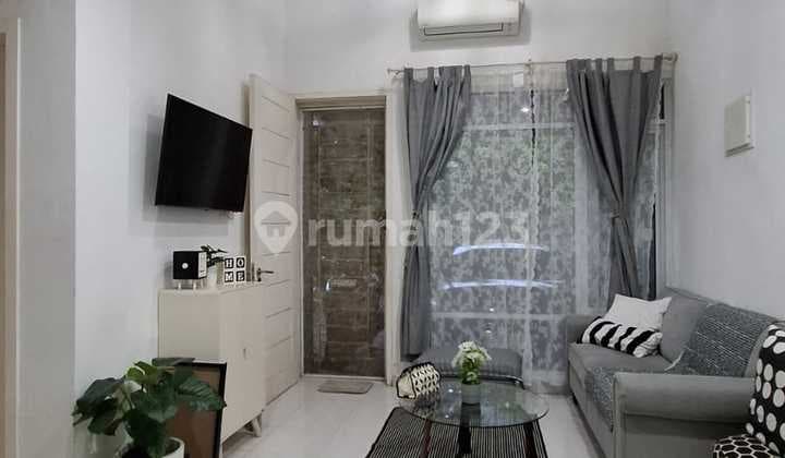 For Sale 1.5-Story House with Veranda in Serpong Pamulang, South Tangerang, Excellent Condition, Ready to Occupy, Lisb