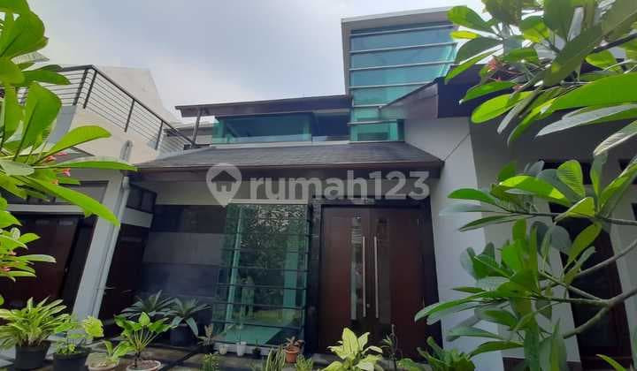 Ready-to-Occupy House, Strategic Location, Suitable for Office Use