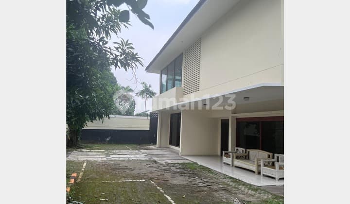 DISEWAKAN RUMAH DI JAKARTA SELATAN