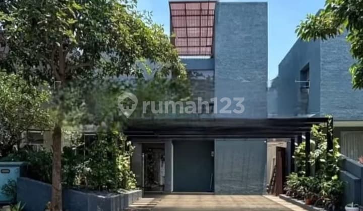 DISEWAKAN RUMAH DI OZONE RESIDENCE 16, JAKARTA SELATAN