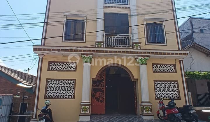 Kos-Kosan Executif 70 Kamar Full Penghuni Bangunan Kokoh Berkualitas Lokasi Strategis Dekat Kampus Uns Solo