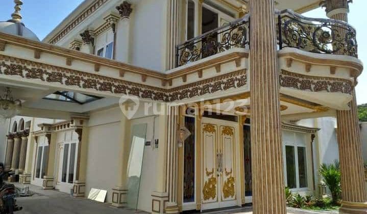 Rumah Mewah Sultan Classic Include Furnish Lokaso Strategis dekat Stadion Manahan Solo
