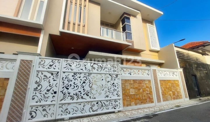 Rumah Baru 2 Lantai Strategis Tengah Kota Solo Dekat Mall Paragon