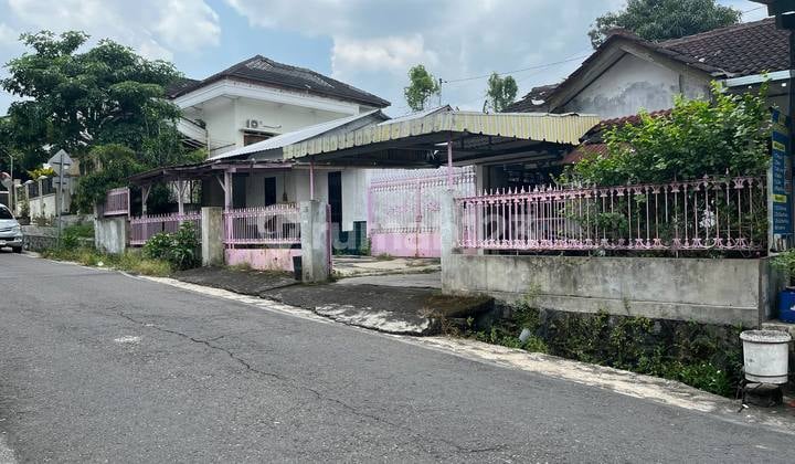 Tanah Luas Murah Bonus Bangunan Layak Huni Tepi Jalan