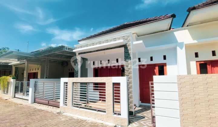 Sisa 1 Unit Saja (total 6 Unit ) Rumah Baru Siap Huni Di Cluster One Gate Siap Huni Hanya 4 Menit Ke Exit Tol Klodran Solo