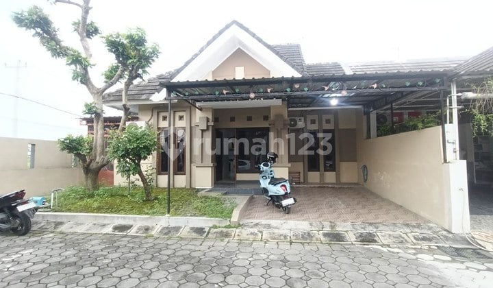 Rumah Bagus Full Furnish Cluster Dekat Ihs dan Ums