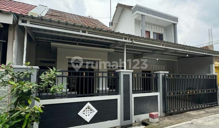 Rumah Cantik Siap Huni Dekat Kampus Unisri Solo Kota