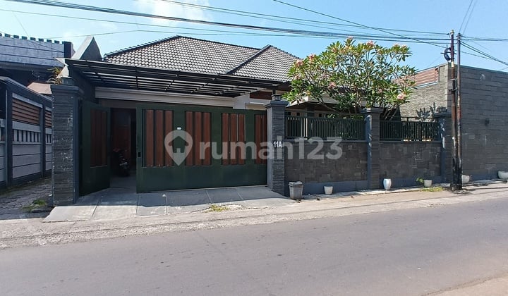 Rumah Mewah Full Funish 1 Lantai Luas Tanah 351 M Ada Kolam Renang Pribadi Lokasi Strategis Dekat Manahan Solo