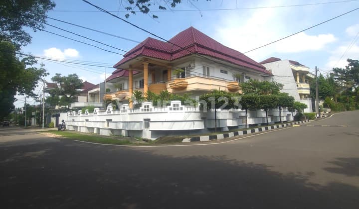 Rumah Mewah Dalam Komplek Elit di Duren Sawit,Jakarta Timur.