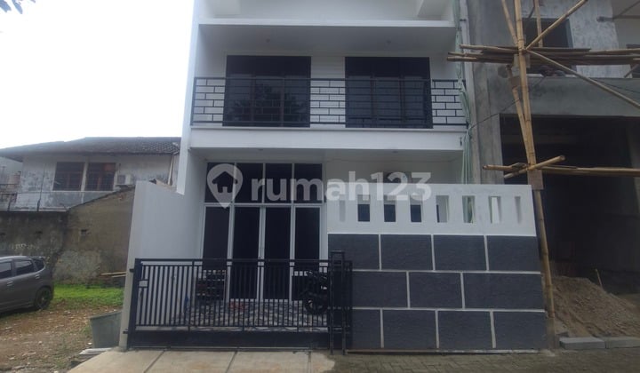 Rumah Cluster Siap Huni Bebas Banjir di Pdk Kelapa Jakarta Timur