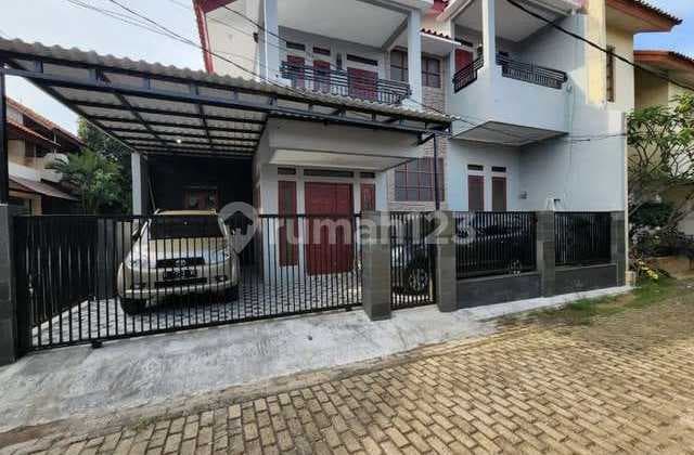 Rumah komplek di Jl Kincan Raya Jatibening,Pondok Gede,Bekasi