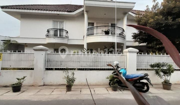 Rumqh Mewah parkir luas di Kayumanis,Matraman,Jakarta Timur