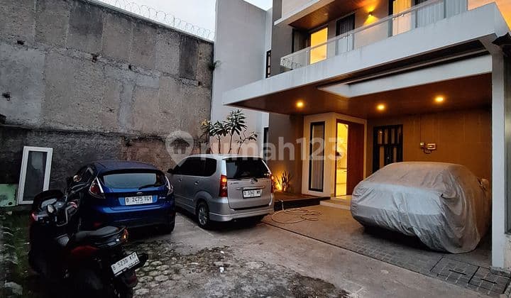 Rumah Baru Siap Huni Fully Posisi Pojok, Di Jakasetia Bekasi Kota