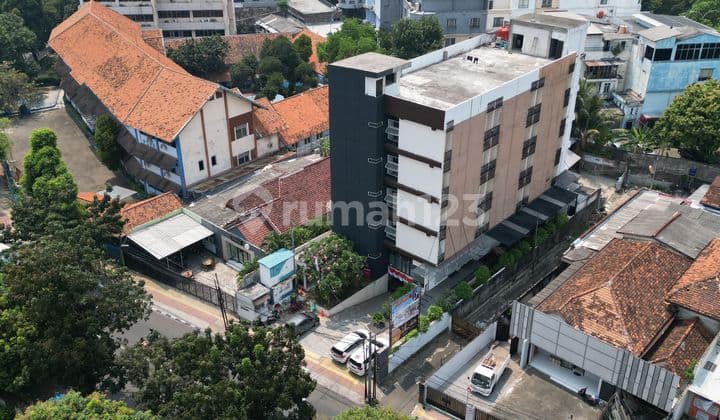 Hotel Aktif 5 Lantai 45 Kamar di Matraman,Jakarta Timur