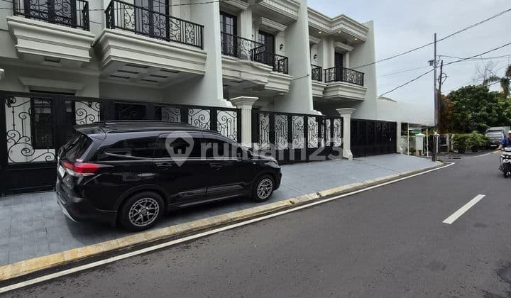 New House in a Complex with Super Wide Access in Cempaka Putih, Jakarta