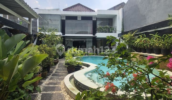 Rumah Mewah Dalam Komplek di Duren Sawit,Jakarta Timur.