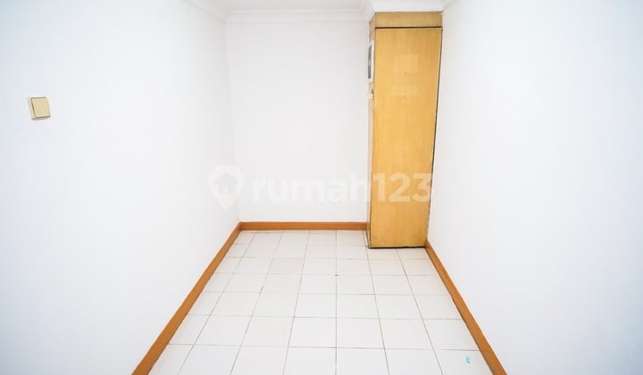 Good Quality Linked Shop House 2 Units 494 m2 HGB Pangeran Jayakarta, Central Jakarta