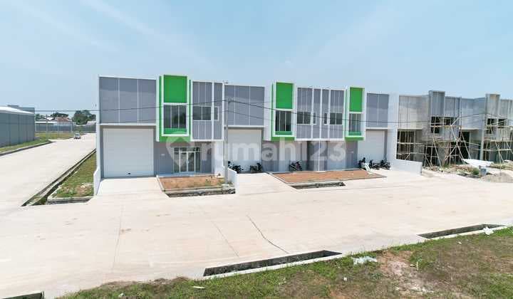 Dijual Gudang Baru Type Aster Lengkap dengan Kantor 2 Lantai Di Surya Grand Cisoka