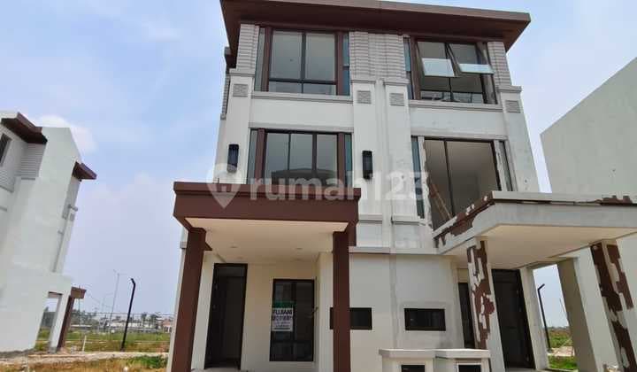 Disewakan Rumah Mewah Nyaman 3 Lantai Di Pasar Kemis