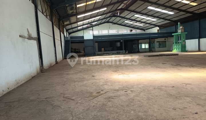 Warehouse for Rent with 40 Feet Container Access in Kalisabi, Cibodas
