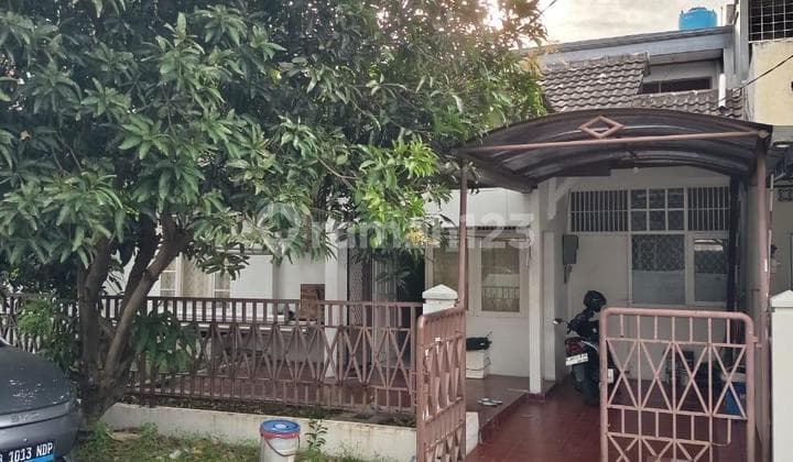 Rumah Lepas Cepat,130 M,Di Vmm - Bsd ,Strategis,Perlu Renov.
