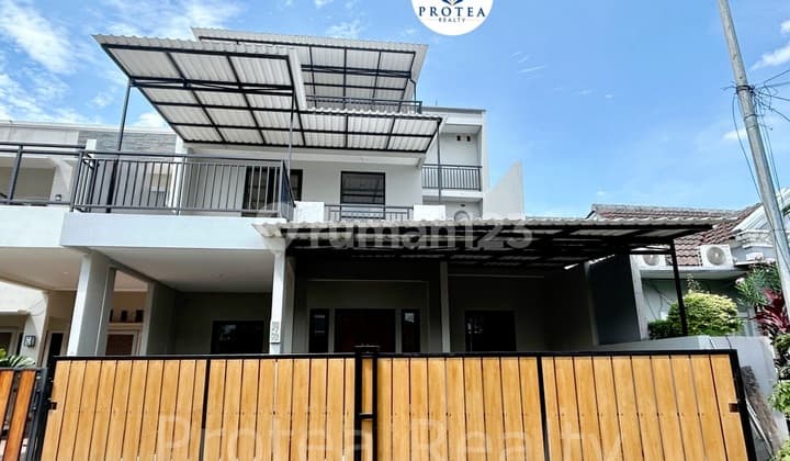 Rumah 3 Lantai di Cluster Kencana Loka Bsd - 7+1 Kamar, Carport 3 Mobil, Dekat Stasiun
