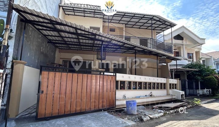 Rumah di Dalam Cluster dengan Tanah 208 di Melati Mas