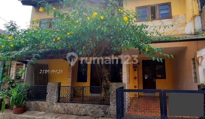 Rumah dengan design unik di Perumahan Sinar Pamulang