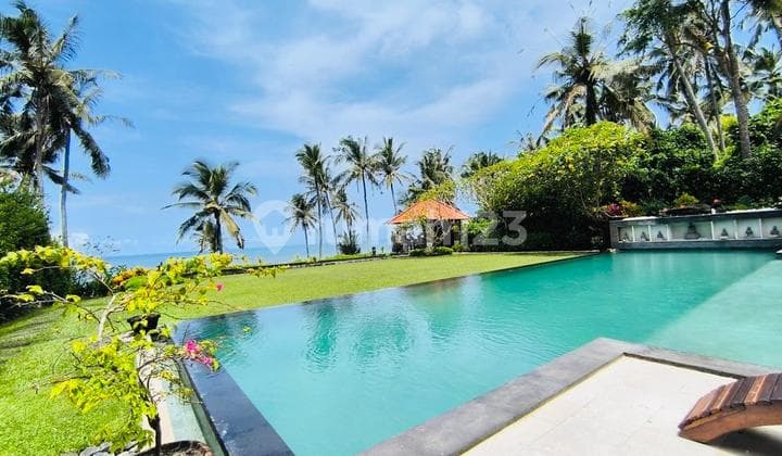 Villa Beach Front Pantai Bonian Tabanan