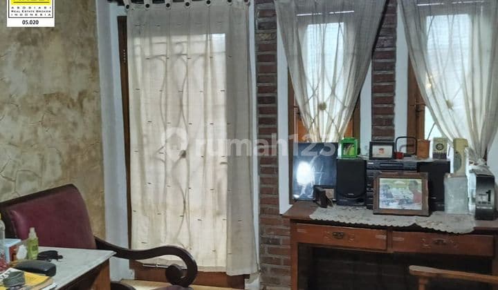 Rumah Bergaya Unik Siap Huni di Pasir Luhur Bandung