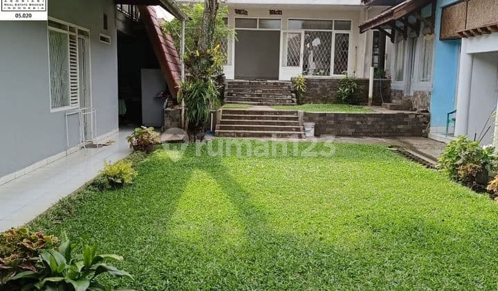 Rumah Villa Terawat View Asri di Cihanjuang Bandung
