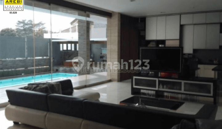 Hunian Kece Abis Sangat Luas dan Mewah Furnish di Setraduta Bandung