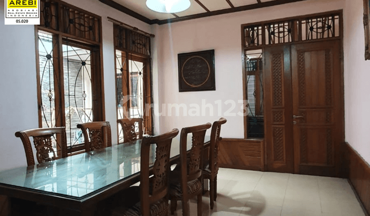 Hunian Mewah Design Antik di Batununggal Indah Bandung