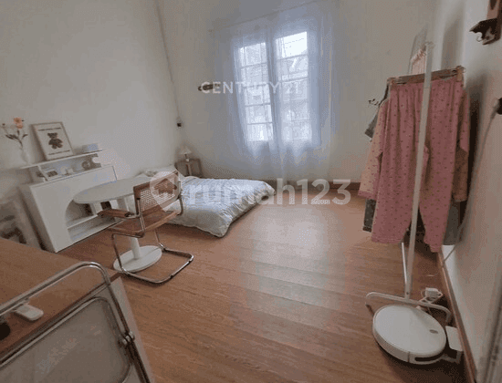 Rumah Ala Belanda Nyaman dan Strategis di Sayap Jalan Riau Bandung