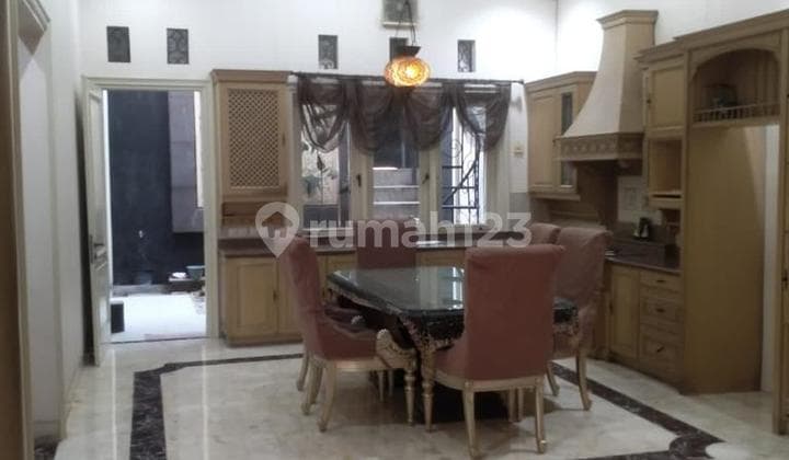 Rumah Bagus Senayan,jakarta Selatan.