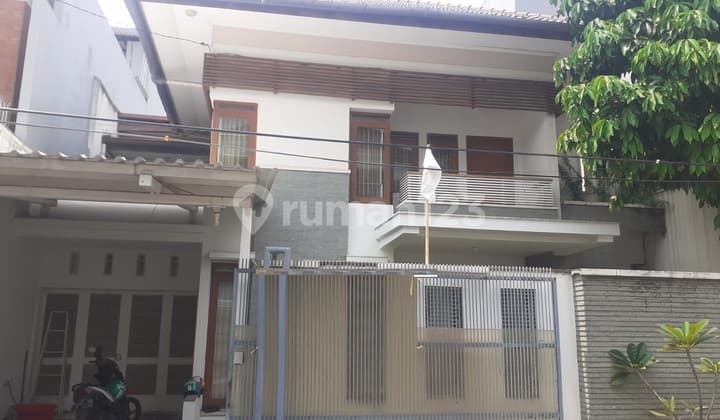 Dijual Rumah Nyaman Semi Furnished - Kebayoran Baru (Blok A)