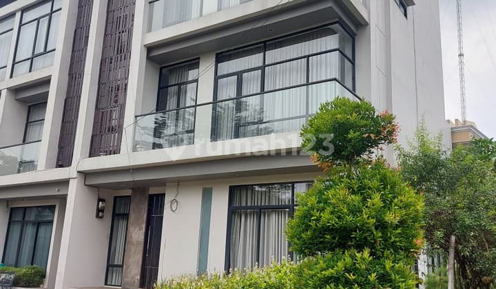 Brand new cluster courtyard kedoya selatan nego sampai deal.