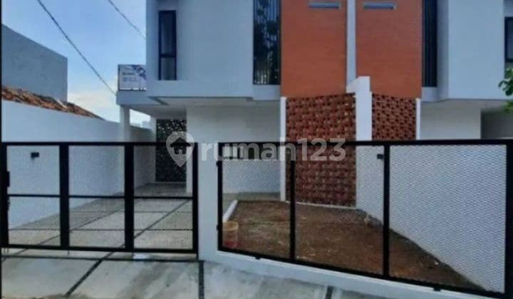 Brand New House Next To Access Toll Veteran Jakarta Selatan.