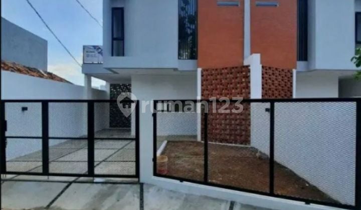 Brand New House Next To Access Toll Veteran Jakarta Selatan.
